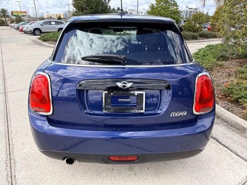 Used 2017 MINI Cooper 4-Door Hardtop image 10