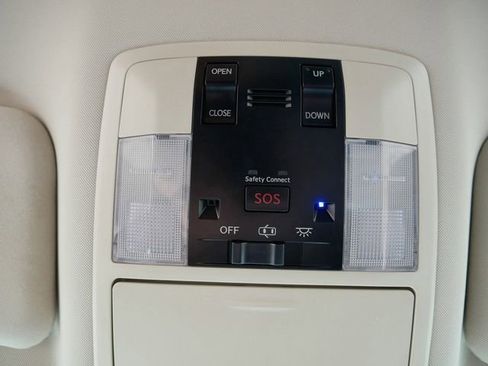 Used 2017 Lexus CT 200h w/ Seat Comfort Package FWD image 32