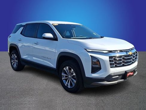 Used 2025 Chevrolet Equinox LT AWD/4WD image 3