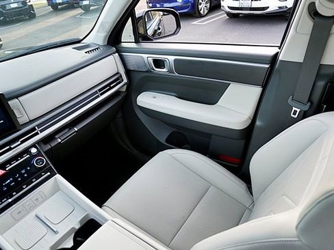 Used 2025 Hyundai Santa Fe SEL image 25