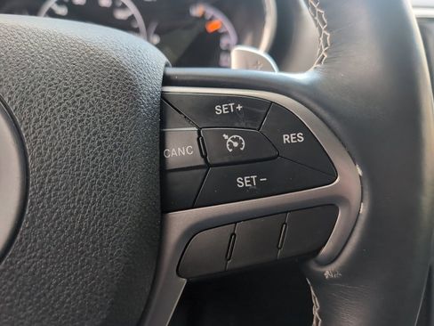 Used 2017 Jeep Grand Cherokee Overland image 25