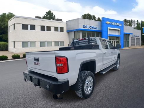 Used 2019 GMC Sierra 2500 Denali w/ Duramax Plus Package image 4