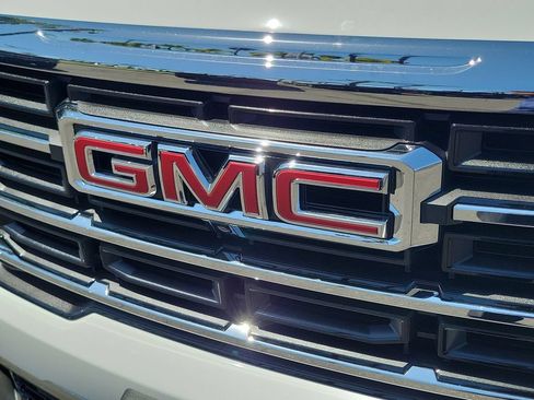 Used 2026 GMC Acadia Elevation w/ Elevation Premium Package FWD image 32