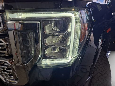 Used 2022 GMC Sierra 3500 Denali w/ Denali Ultimate Package AWD/4WD image 33