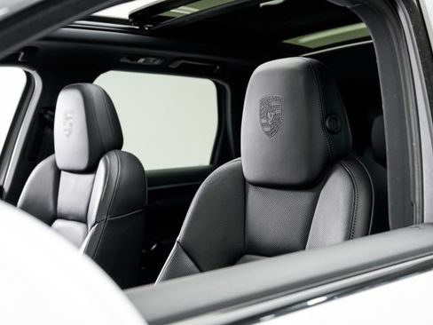 Certified 2018 Porsche Cayenne Platinum Edition AWD/4WD image 10