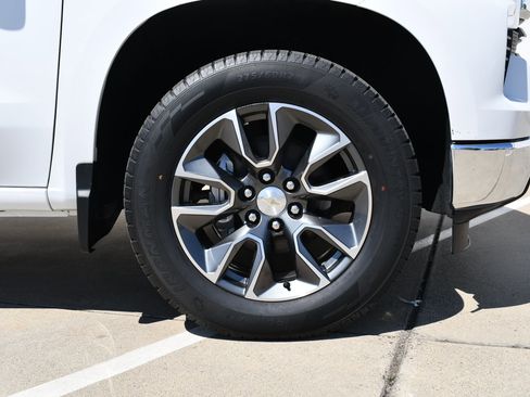 Used 2023 Chevrolet Silverado 1500 LT w/ Protection Package RWD image 4