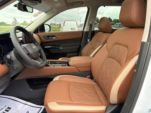 Used 2026 Nissan Pathfinder Platinum w/ Cargo Package AWD/4WD image 21