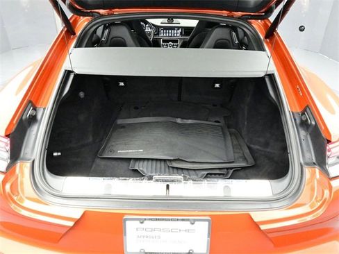 Used 2022 Porsche Panamera 4 Platinum Edition image 16