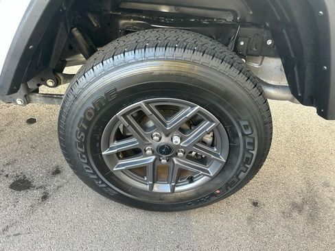 Used 2024 Jeep Gladiator Sport AWD/4WD image 27
