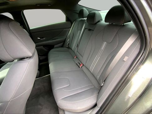 Used 2024 Hyundai Elantra SEL w/ Convenience Package FWD image 20