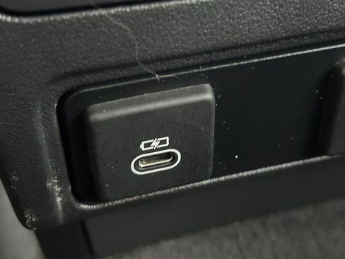 Used 2024 Jaguar F-PACE R-Dynamic S image 24