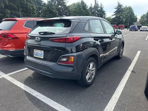 Used 2021 Hyundai Kona SE w/ Cargo Package FWD image 3