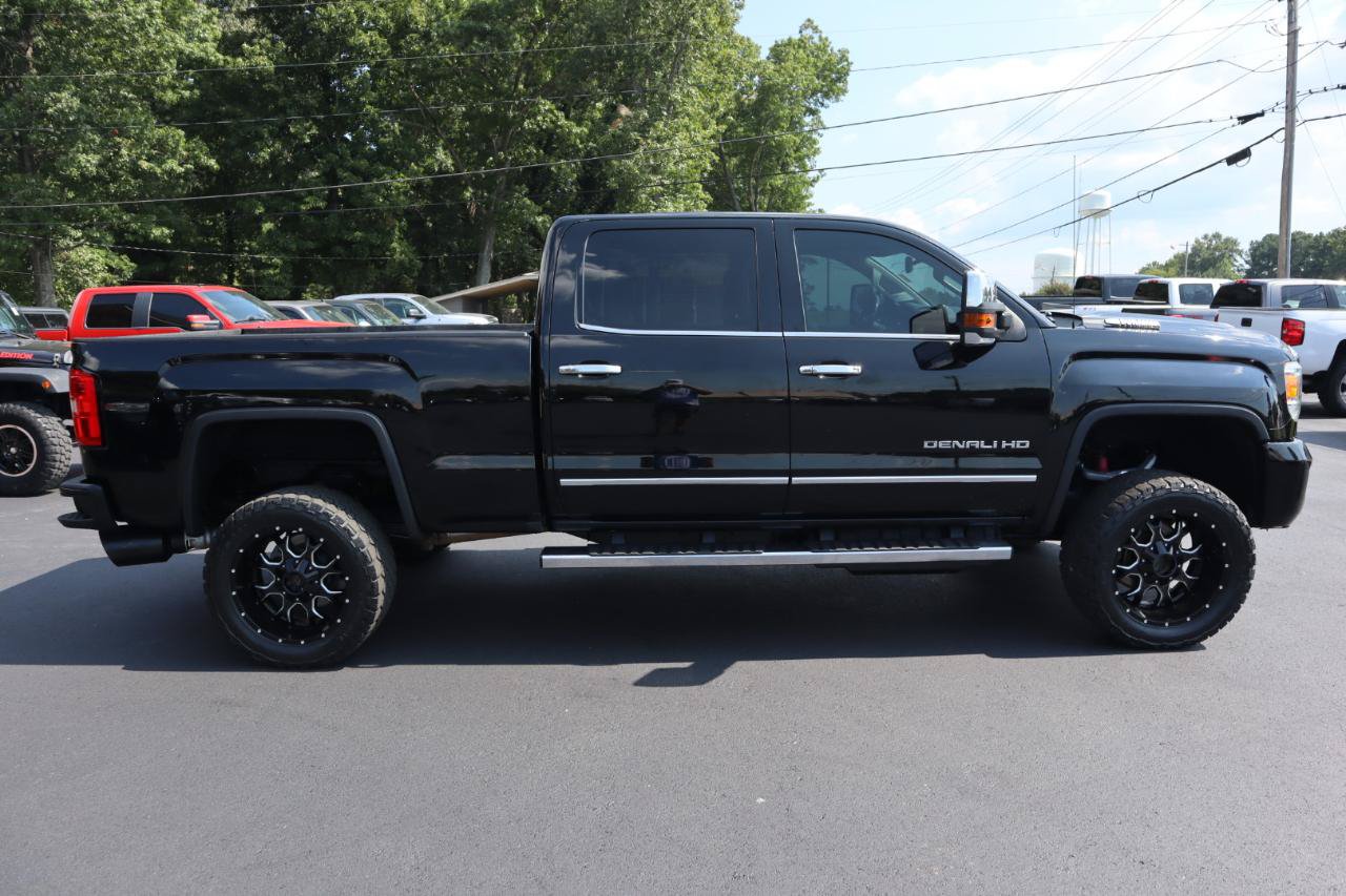 Used 2019 GMC Sierra 2500 Denali w/ Duramax Plus Package AWD/4WD image 4