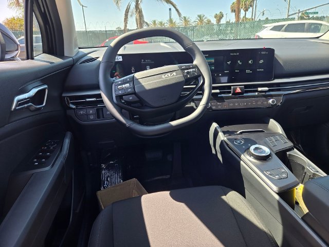 New 2027 Kia Sportage LX FWD image 8