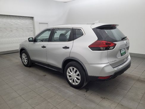 Used 2018 Nissan Rogue S FWD image 3