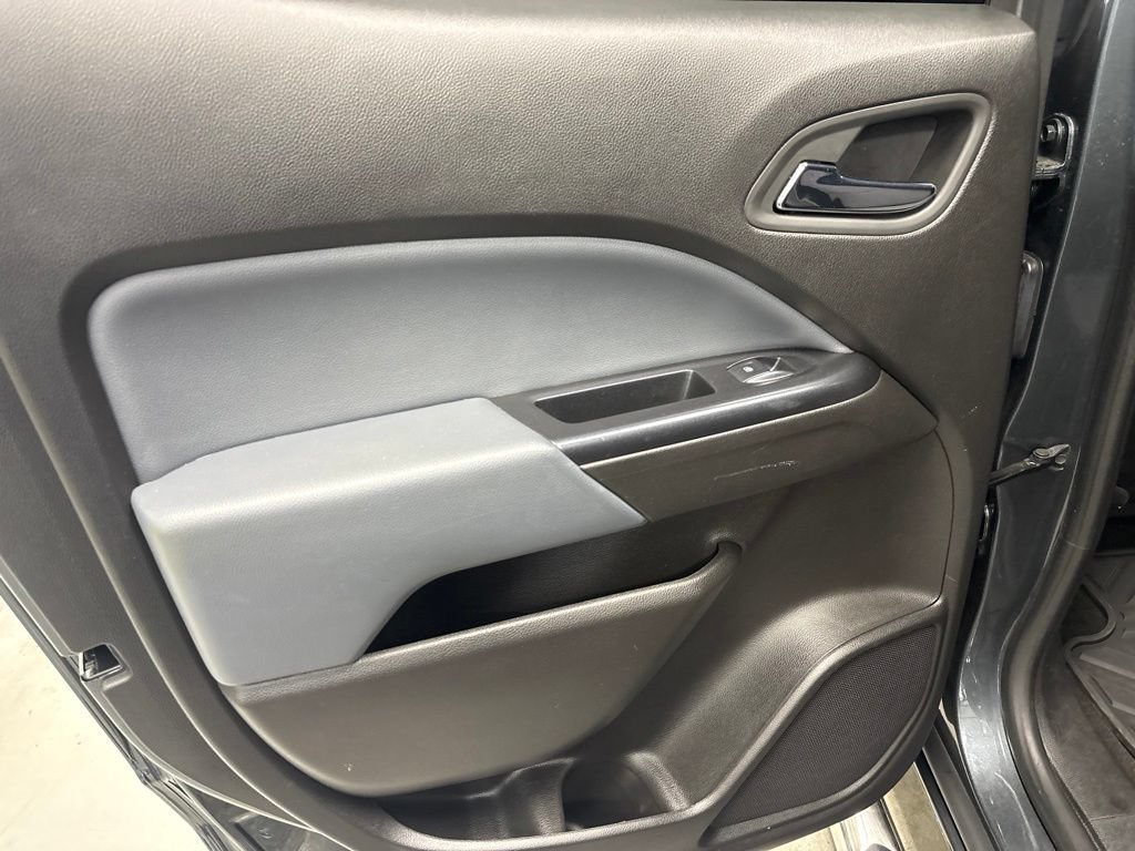 Used 2017 Chevrolet Colorado Z71 RWD image 18