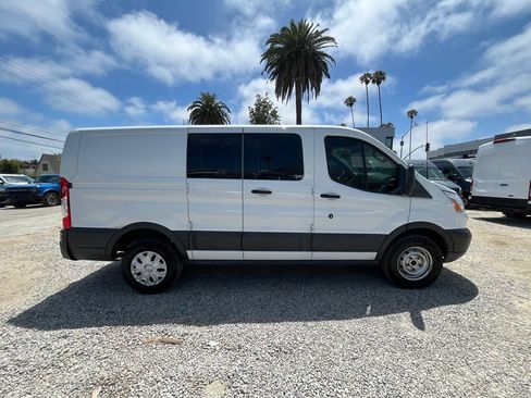 Used 2019 Ford Transit 250 130 Low Roof w/ Exterior Upgrade Package RWD image 4