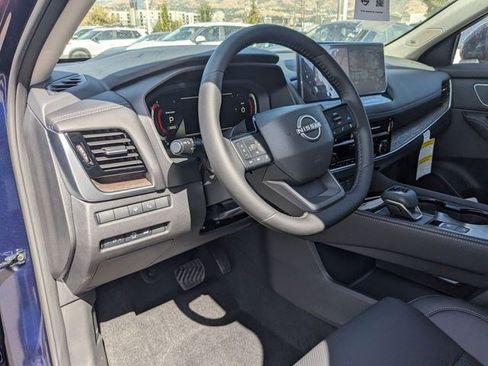 Used 2026 Nissan Rogue Platinum w/ Platinum Premium Package AWD/4WD image 12
