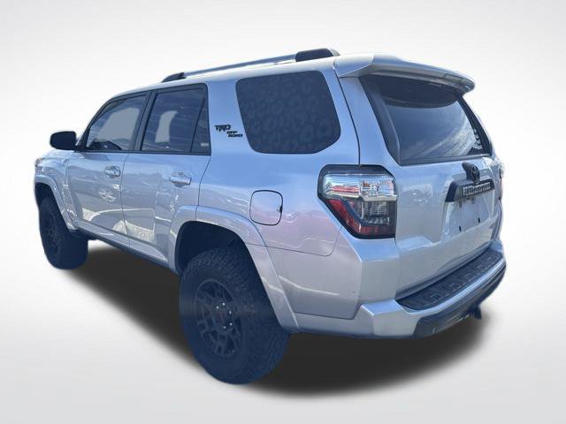 Used 2017 Toyota 4Runner TRD Off-Road Premium AWD/4WD image 4