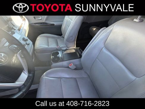 Used 2017 Toyota Sienna XLE Premium AWD/4WD image 5