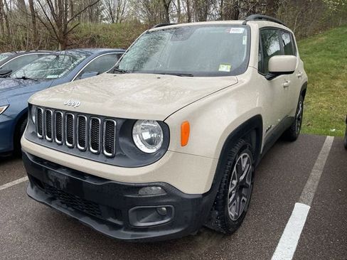 Used 2016 Jeep Renegade Latitude w/ Safety & Security Group FWD image 2
