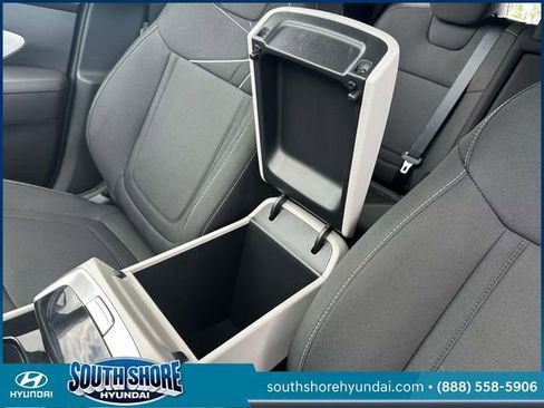 Certified 2023 Hyundai Tucson SE AWD/4WD image 33