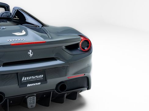Used 2018 Ferrari 488 Spider RWD image 32