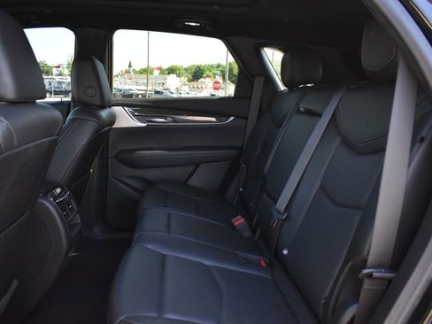 Used 2023 Cadillac XT5 Sportv w/ Technology Package AWD/4WD image 16