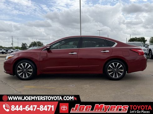 Used 2016 Nissan Altima 2.5 SL w/ Moonroof Package image 6