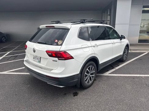 Used 2019 Volkswagen Tiguan SE w/ Panoramic Sunroof Package AWD/4WD image 4