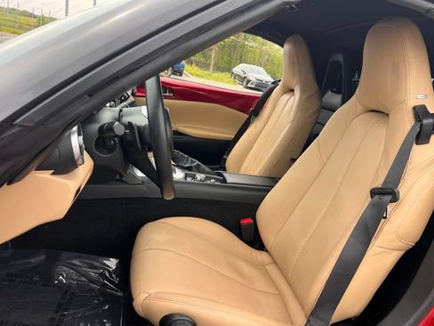 Used 2019 MAZDA MX-5 Miata Grand Touring RWD image 13