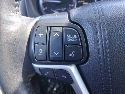 Used 2019 Toyota Highlander Limited Platinum AWD/4WD image 23