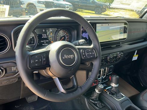 New 2025 Jeep Gladiator Rubicon AWD/4WD image 19