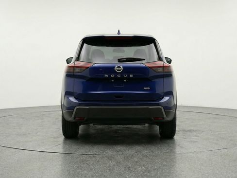 Used 2025 Nissan Rogue SV image 7