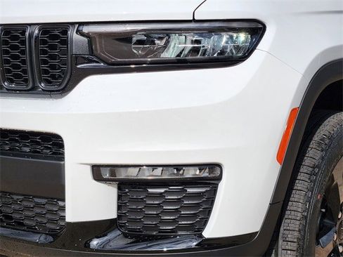 New 2025 Jeep Grand Cherokee L Limited w/ Black Appearance Package image 5