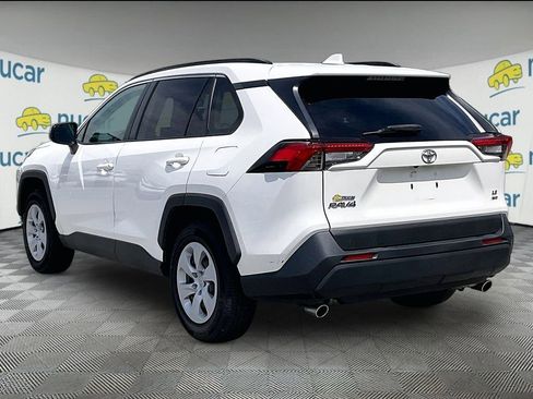 Used 2019 Toyota RAV4 LE AWD/4WD image 4