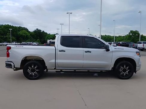 Used 2022 Chevrolet Silverado 1500 Custom AWD/4WD image 9