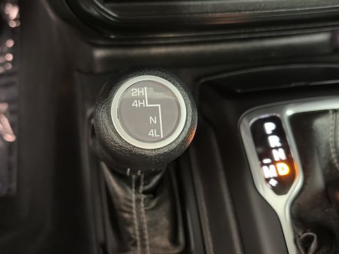 Used 2023 Jeep Wrangler Unlimited Sahara w/ LED Lighting Group AWD/4WD image 27