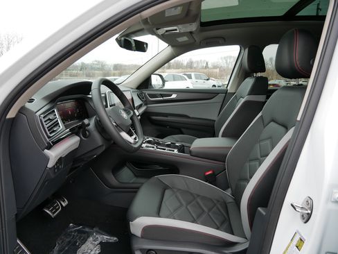 New 2026 Volkswagen Atlas Peak Edition AWD/4WD image 5
