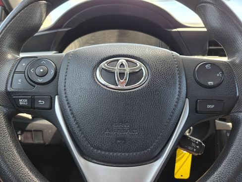 Used 2016 Toyota Corolla LE FWD image 17