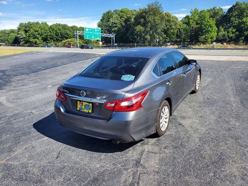 Used 2017 Nissan Altima 2.5 S w/ Power Driver Seat Package FWD image 5