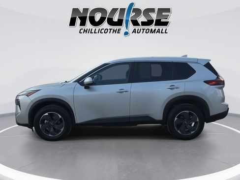 Used 2024 Nissan Rogue SV FWD image 5