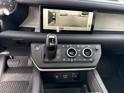 Used 2024 Land Rover Defender 110 S image 27