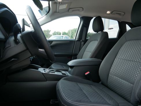 Used 2023 Ford Escape Active w/ Tech Pack #1 AWD/4WD image 6