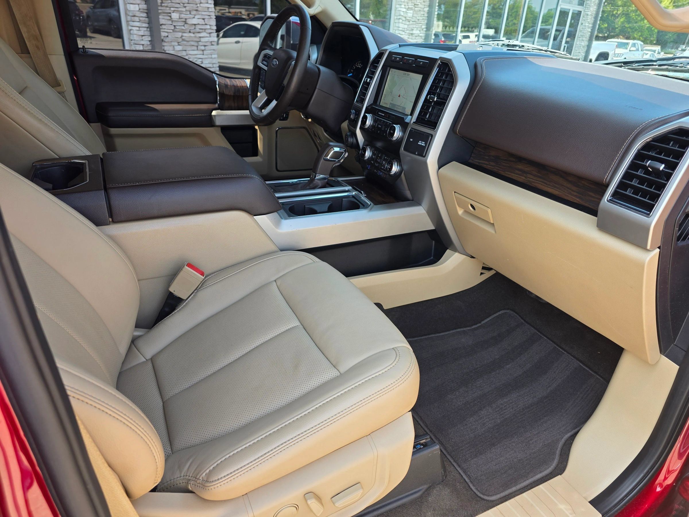 Used 2019 Ford F150 Lariat w/ Equipment Group 502A Luxury AWD/4WD image 6