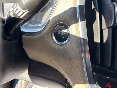 Used 2022 Chevrolet Traverse LS image 20