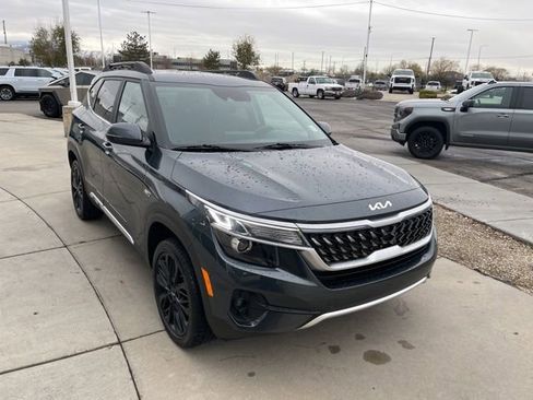 Used 2022 Kia Seltos Nightfall Edition image 7