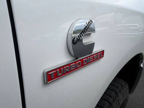 Used 2022 RAM 2500 Tradesman w/ Chrome Appearance Group AWD/4WD image 7