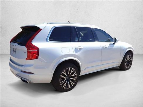 Used 2020 Volvo XC90 T6 Momentum w/ Protection Package Premier AWD/4WD image 3