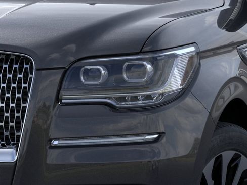New 2024 Lincoln Navigator Reserve AWD/4WD image 18